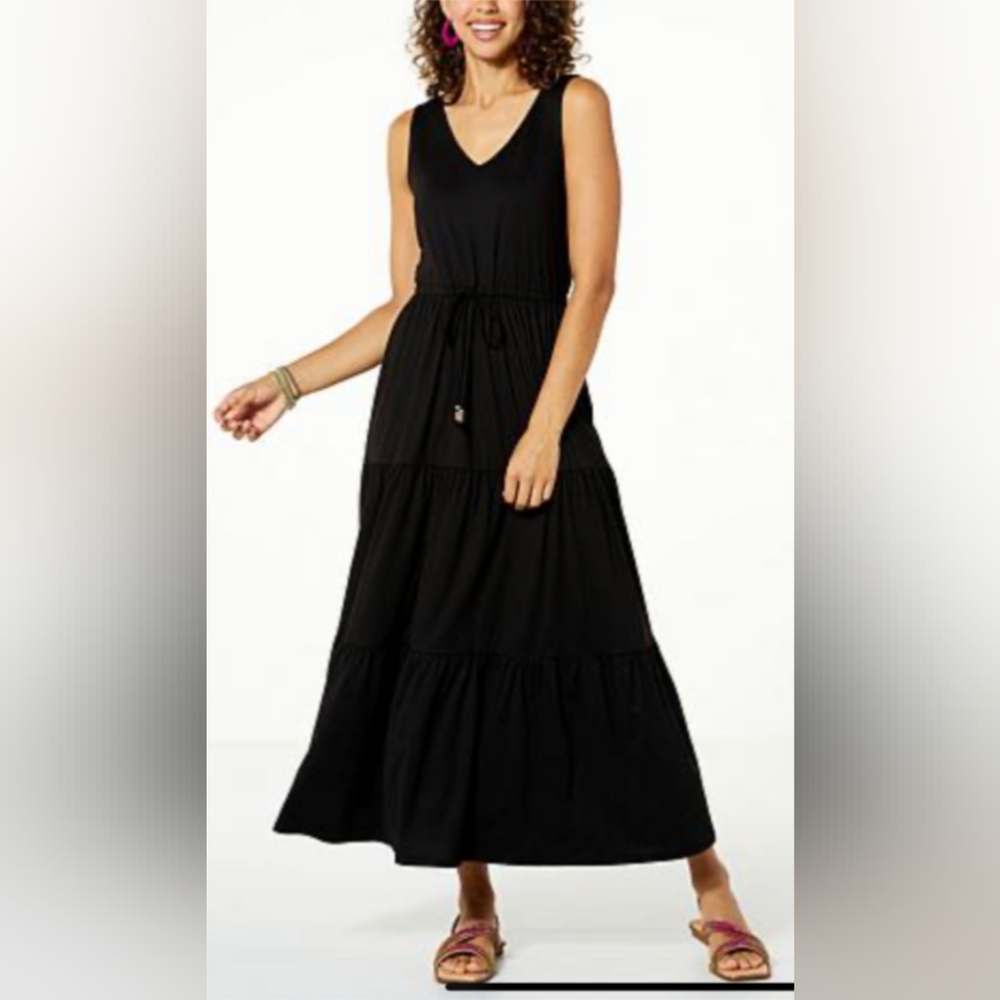 C. Wonder Black Sleeveless Dress